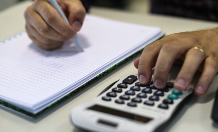 Mutirão online para renegociação de dívidas vai até 30 de novembro - Foto: Geraldo Bubniak/AEN