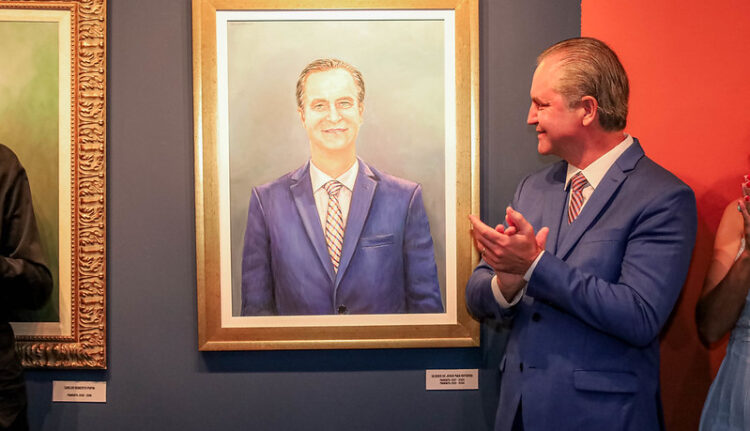 Retrato de Ulisses Maia na Galeria dos ex-Prefeitos de Maringá