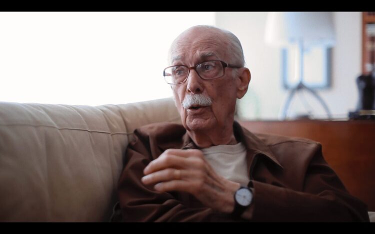 Antonio Candido, em seu apartamento (Crédito: Reprodução)