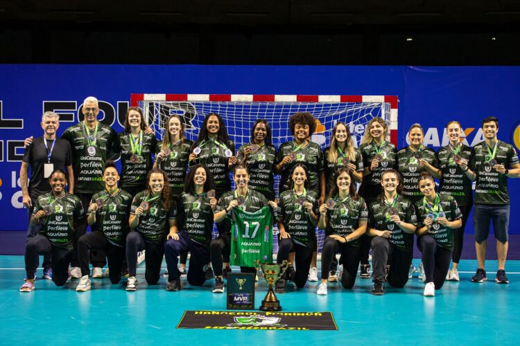 Maringá superou a outra equipe do estado na decisão do bronze. Vitória por 27 a 24 sobre o Cascavel, coroando o 2024 brilhante - Foto: Bruno Ruas/Ruas Mídia/CBHB