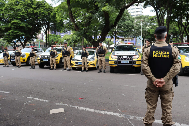 Concentração de policiais na Praça Raposo Tavares (Crédito: Comunicação Social/4ºBPM)