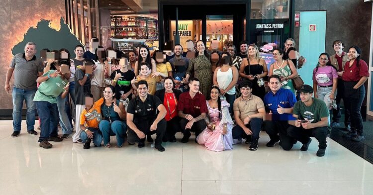 Crianças e jovens de abrigos municipais de Maringá e região tiveram um dia especial no Catuaí Shopping - Foto: Divulgação