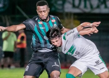 Maringá FC perde em casa para o Coritiba