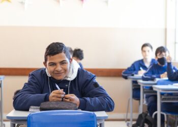 Os cursos abrangem áreas como eletromecânica, automação industrial, mecatrônica e biotecnologia - Lucas Fermin/SEED-PR