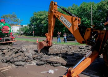 Maringá também iniciou em janeiro as obras que podem solucionar o problema histórico de alagamentos na Avenida Morangueira - Foto: Rafael Macri/Pref. de Maringá