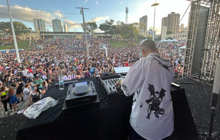 Os cinco dias de folia, entre 28 de fevereiro e 4 de março, reunirá atrações diversificadas - Foto: Arquivo/Pref. de Maringá