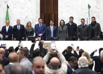 Posse da Mesa Diretora da Assembleia reabre trabalhos legislativos