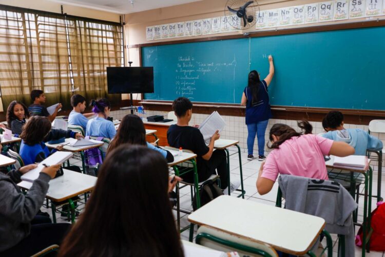 A nomeação dos novos professores que iniciam na rede estadual do Paraná em julho, deve ocorrer um mês antes - Foto: Gabriel Rosa/AEN