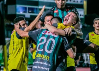 Maringá FC vence o Azuriz e se classifica para as quartas de final