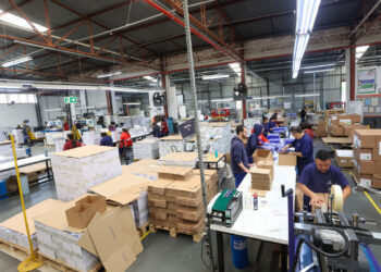 Para auxiliar de linha de produção são 326 vagas - Foto: Gilson Abreu/AEN