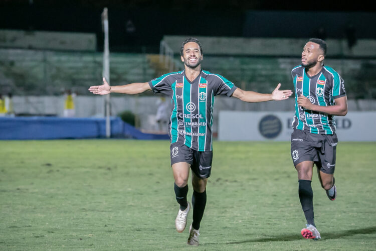 Suspensos do Athletico vão jogar contra o Maringá