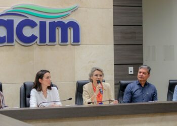 Sandra Jacovós participa de reunião do Acim Mulher e fala sobre liderança feminina