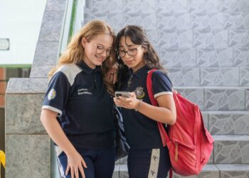 Cerca de 400 mil estudantes vão começar a utilizar uma ferramenta digital com Inteligência Artificial (IA) a partir desta semana - Foto: Lucas Fermin/SEED-PR