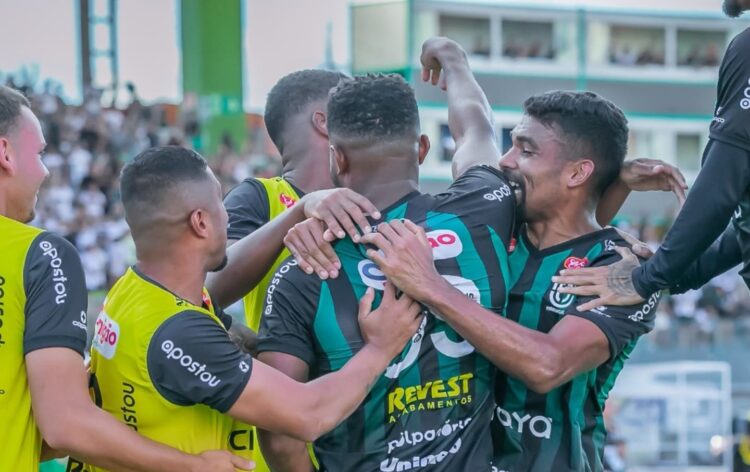 Com empate no Willie Davids,, Maringá FC e Athletico deixam a decisão do finalista para quarta-feira