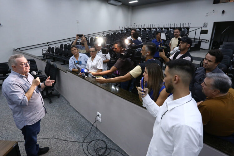 Vereadores de Maringá vão eleger presidente domingo, 23