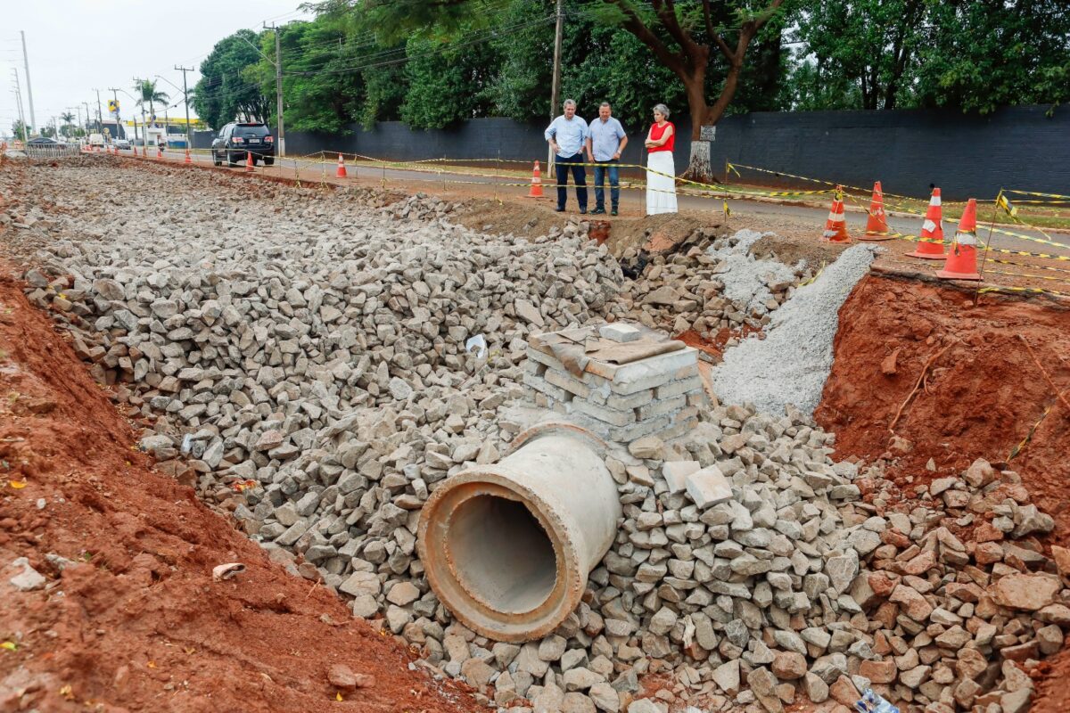 Silvio Barros comemora 100 de governo entregando obras