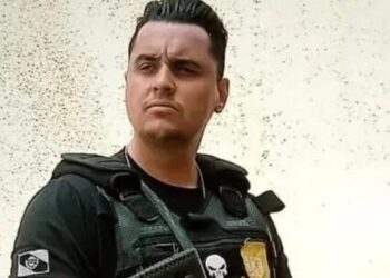 agente penal morre com tiro de sua própria arma