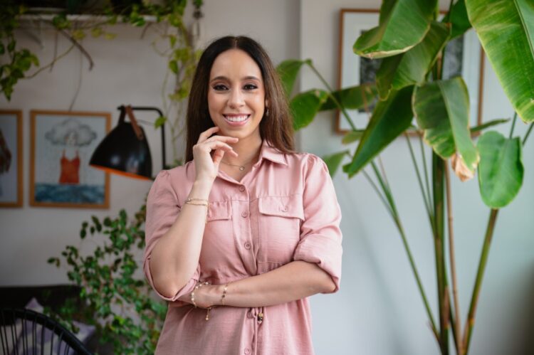 Bethânia Pires Amaro é uma jovem escritora de 36 anos (Crédito: Divulgação/Lorena Vinturini)