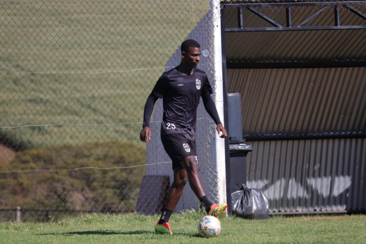 Zagueiro Márcio Júnior (Crédito: João Victor Bulhak/Galo Maringá)