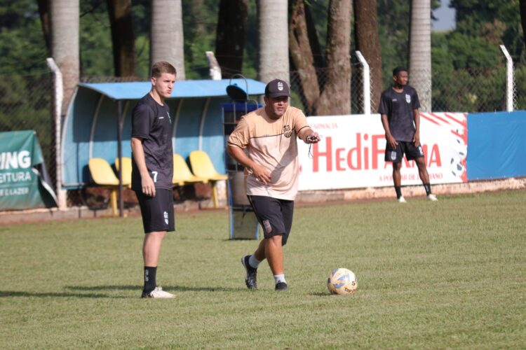 Foto: João Bulhak/Galo Maringá.