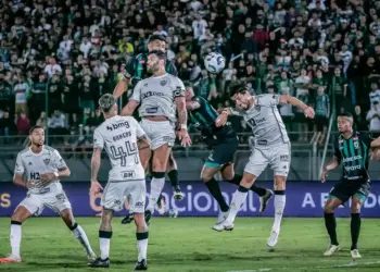 Maringá e Atlético empatam em 2 a 2 e decidem na Arena MRV