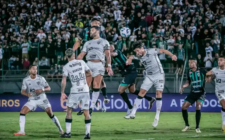 Maringá e Atlético empatam em 2 a 2 e decidem na Arena MRV