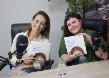 Vânia Bruneli e Izabela Bombo, nos estúdios do jornal O Maringá (Crédito: Pamela Maria)