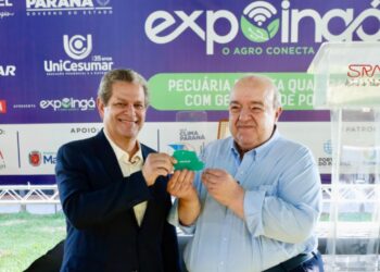 A certificação foi entregue ao prefeito Silvio Barros pelo secretário estadual do Desenvolvimento Sustentável, Rafael Greca - Foto: Ricardo Lopes/Pref. de Maringá