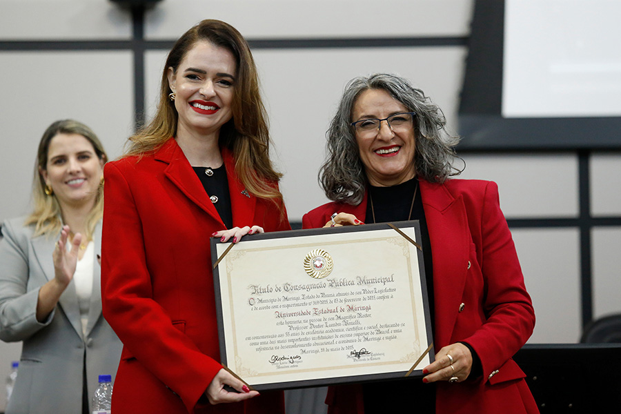 Câmara homenageia a UEM por seus 55 anos