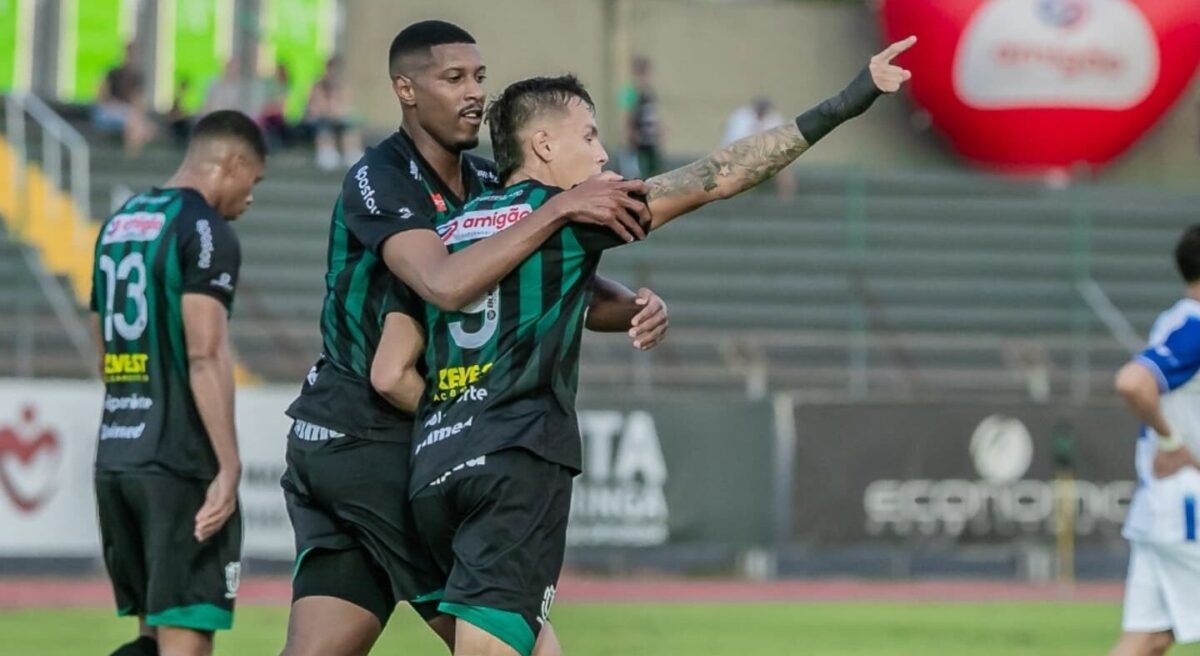 Mesmo jogando com um a menos, Maringá FC, se supera, vira sobre o Confiança e vence