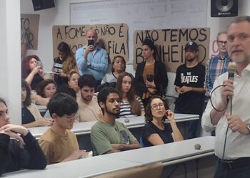 Reitor Leandro Vanalli fala da ocupação da Reitoria por alunos da UEM