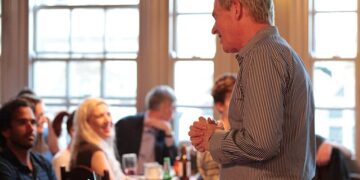 Pint of Science começa nesta segunda em seis bares de Maringá