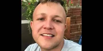 O motoboy Vitor Mateus tinha feito a última entrega da noite e voltava para casa
