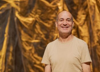 Arquiteto e urbanista Gelson Amaral realiza oficina de cenografia em Maringá