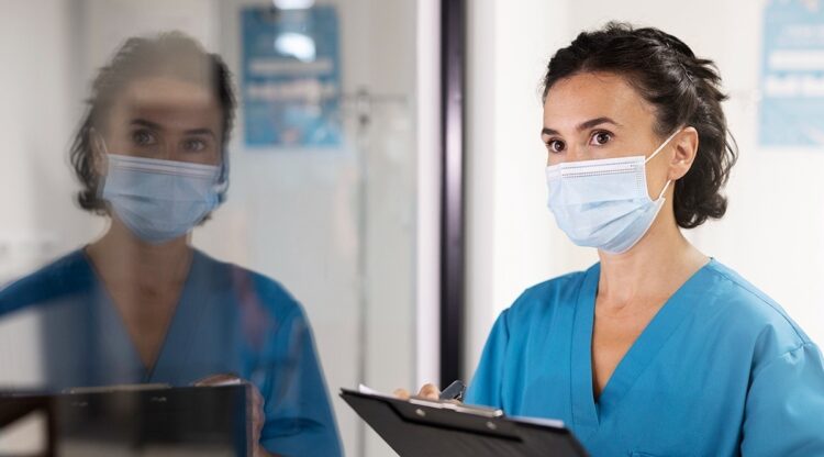 Hospital Universitário de Maringá contrata profissionais de saúde por credenciamento