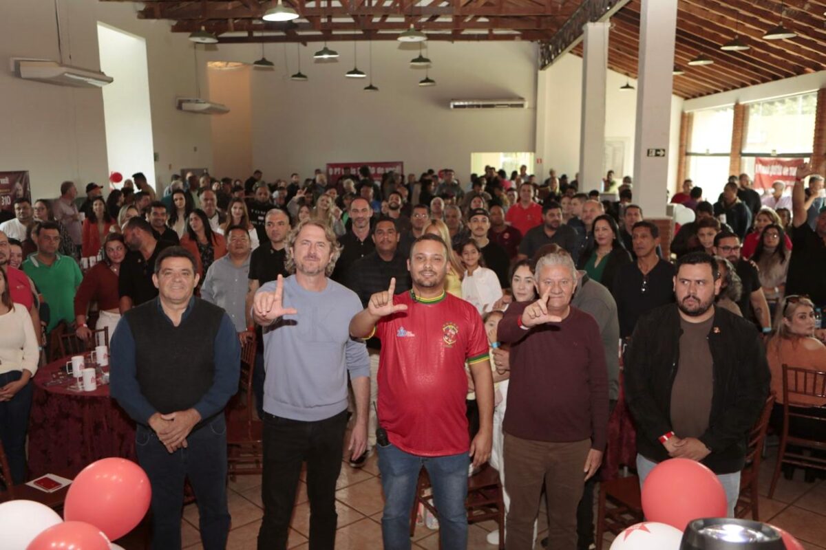 Zeca Dirceu recebe apoio para disputar a presidência do PT do Paraná