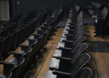 Interior do Teatro Universitário de Maringá (TUM), que fica no Bloco O-08 do campus sede da UEM (Crédito: Arquivo/Cristiano Martinez)