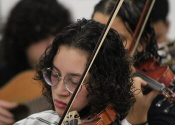 Integrantes da Orquestra durante ensaio nesta quinta (Crédito: Cristiano Martinez)