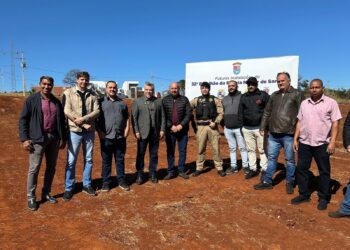 Autoridades se reúnem para acompanhar andamento da obra da nova sede do 32° BPM em Sarandi (Crédito: Comunicação/32º BPM)