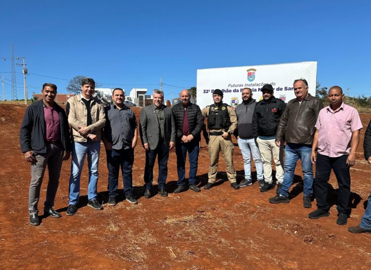 Autoridades se reúnem para acompanhar andamento da obra da nova sede do 32° BPM em Sarandi (Crédito: Comunicação/32º BPM)