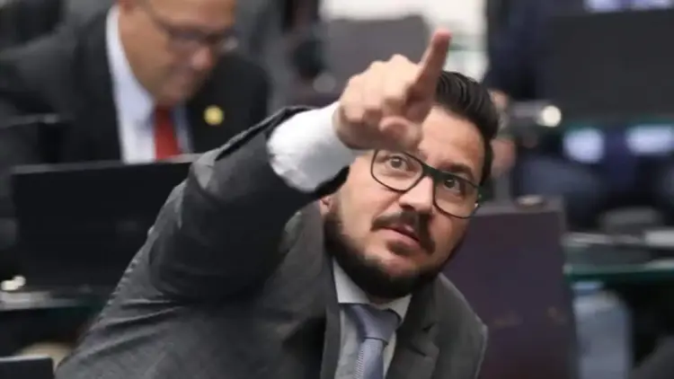 Arilson Chiorato é reeleito na presidência do PT do Paraná e fala em unidade do partido