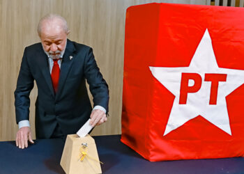 Petistas de todo o Brasil votam neste domingo para renovar diretórios municipais, estaduais e o nacional