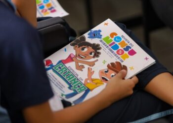 Procon lança revista para ensinar compra consciente a crianças