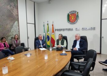Reunião com Gehlen, Barros e Fabrício ocorreu na Prefeitura de Maringá (Crédito: Cristiano Martinez)