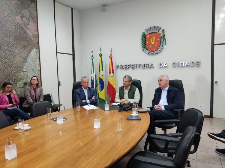 Reunião com Gehlen, Barros e Fabrício ocorreu na Prefeitura de Maringá (Crédito: Cristiano Martinez)