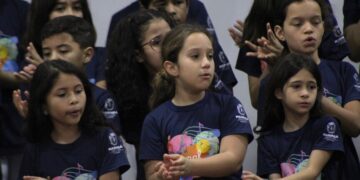 Coral Harmonia da Escola Diderot abriu o evento na tarde desta segunda-feira, 25 (Crédito: Cristiano   Martinez)