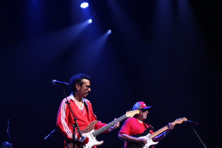 Apresentação no teatro do Sesc Maringá (Crédito: Cristiano Martinez)