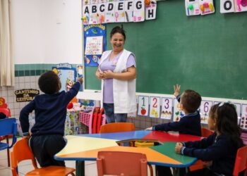 Prefeitura de Maring´ça abre PSS para contratar 169 professores temporários