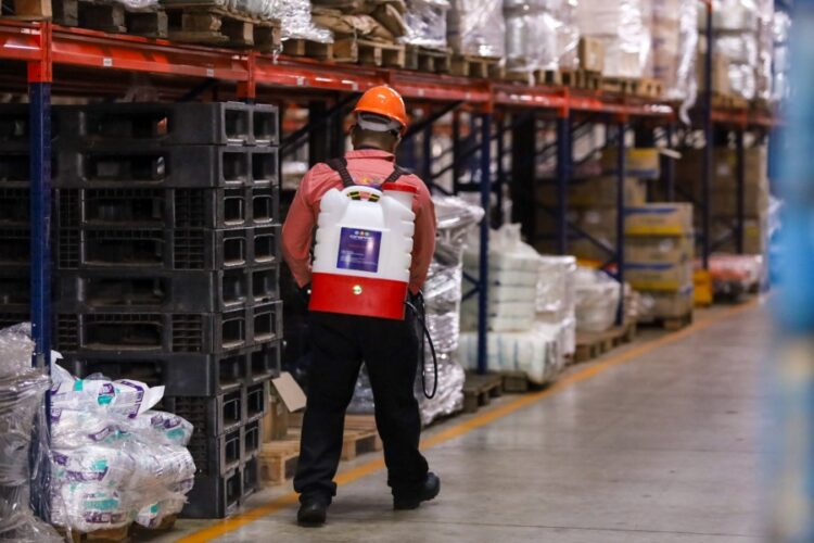 Iniciada a dedetização e desratização do almoxarifado central de Maringá