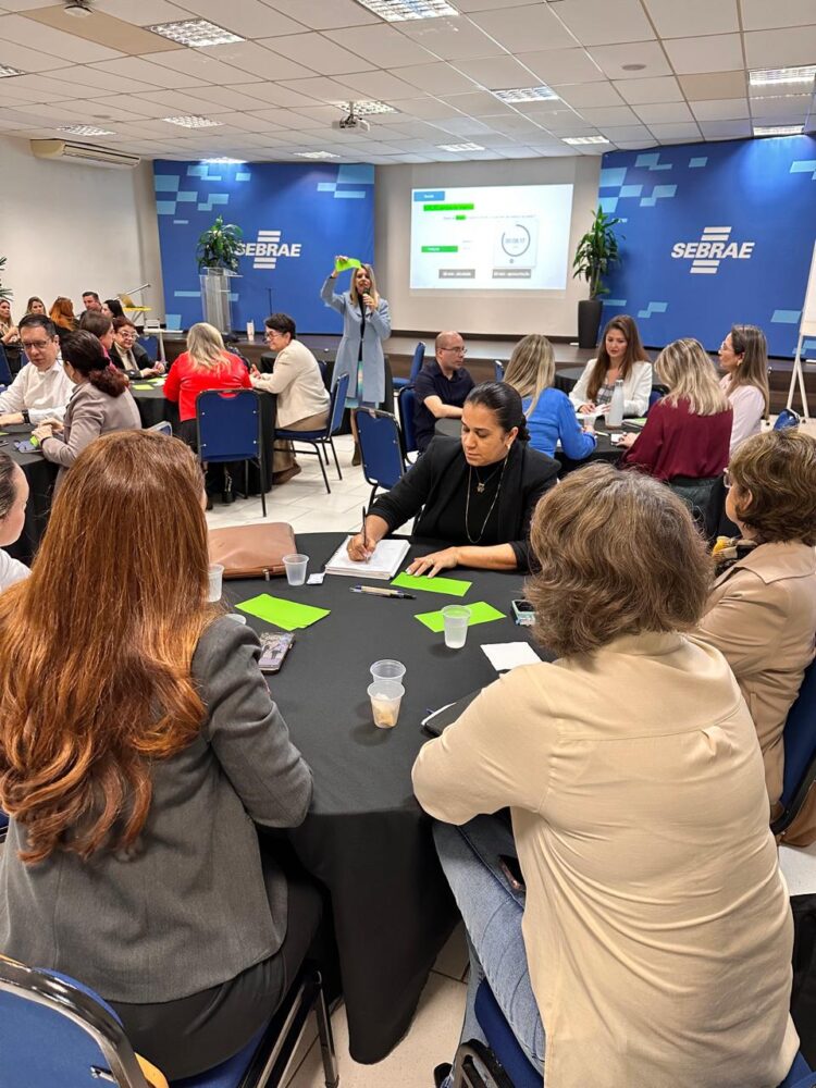 Codem entrega ao prefeito 50 propostas para inclusão de autistas